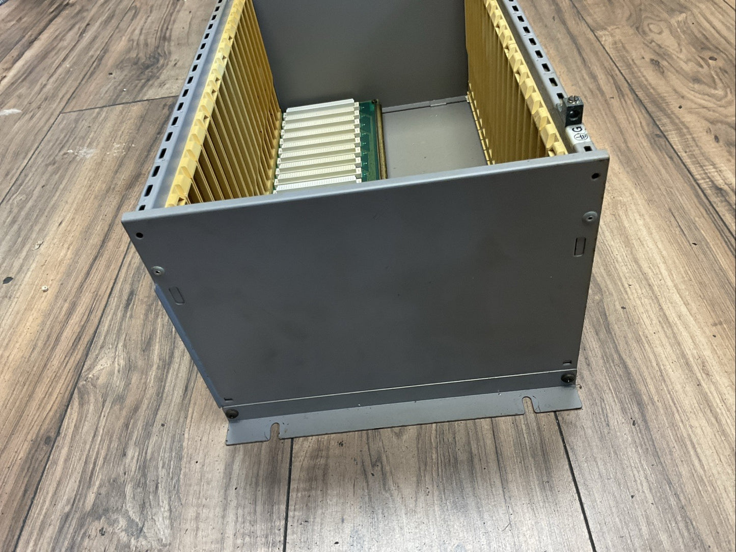 Siemens Simatic Chassis Model 505-6516