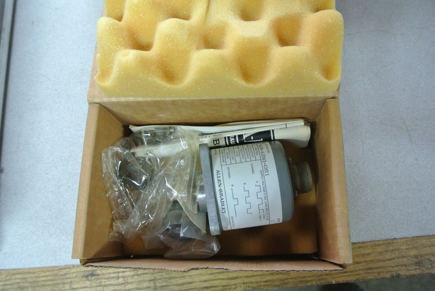 ALLEN-BRADLEY 845N-SJDN3-CMY1 - INCREMENTAL OPTICAL ENCODER - NEW SURPLUS