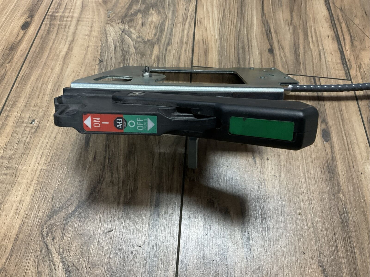 ALLEN BRADLEY 140G-G-FCX03 SER FLEX CABLE OPERATOR MECHANISM