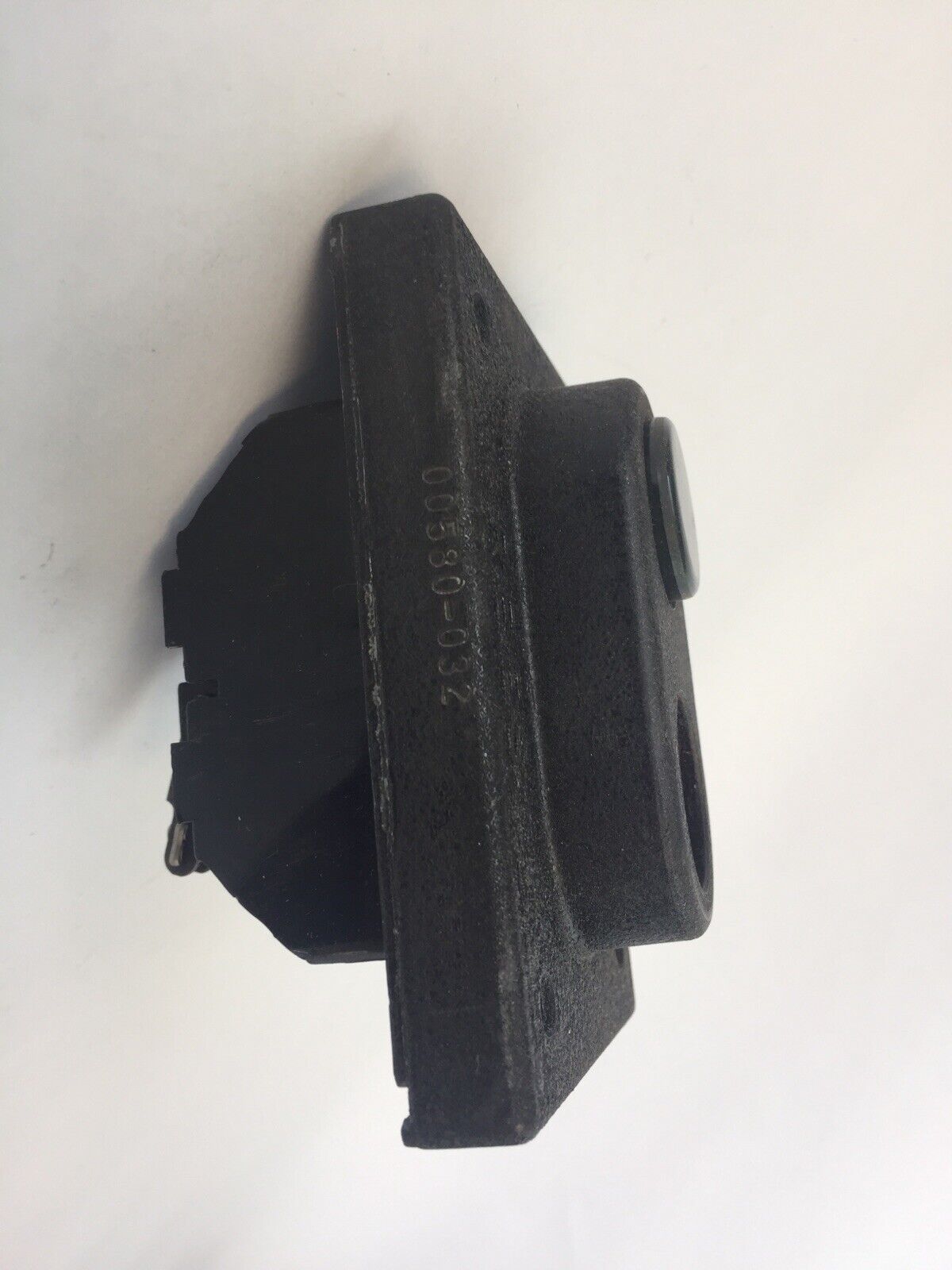 REES 00580-032 GREEN RED PUSHBUTTON SWITCH