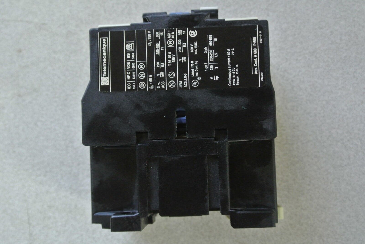 TELEMECANIQUE LC1D2510L6 - CONTACTOR - 208V, 60Hz - 11kW-380/415V, 15HP-460V