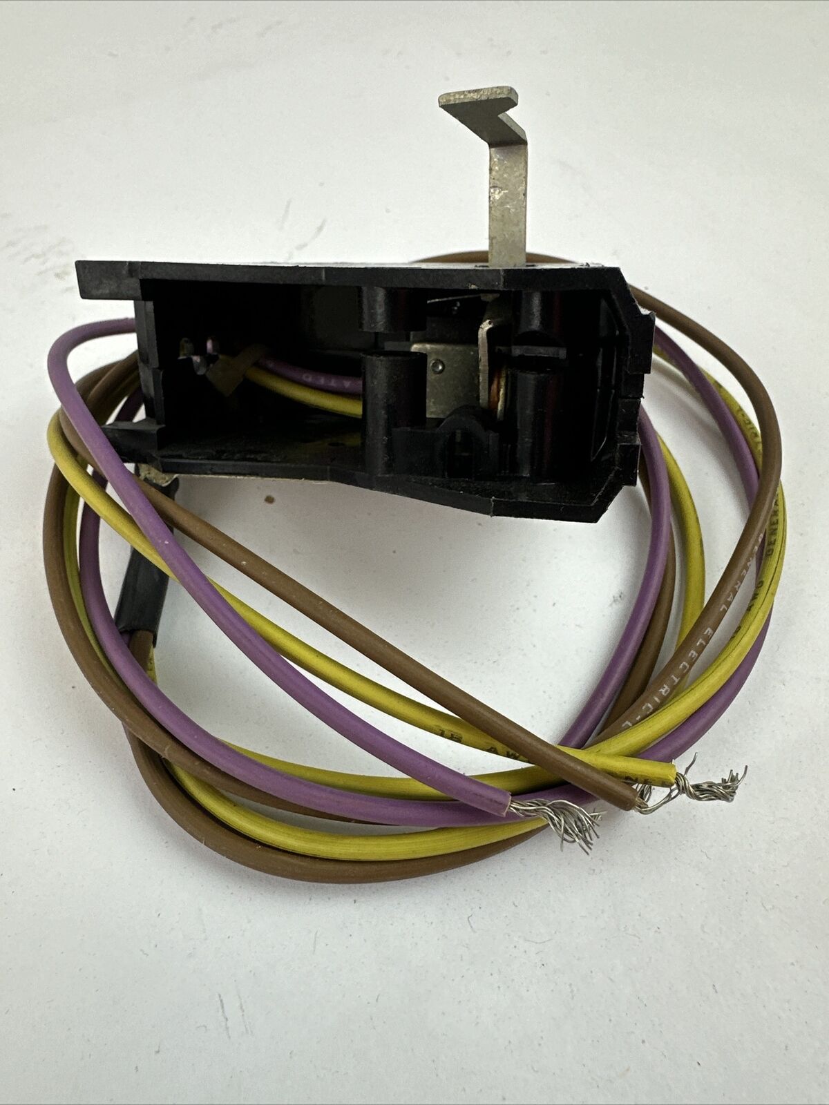 GE TFKBAAR BELL ALARM SWITCH F225 C/B ACCESSORY 5A 240VAC