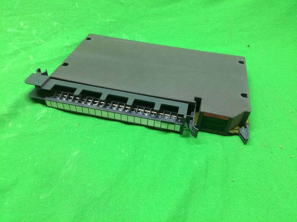 ALLEN BRADLEY 1771-IAD/D INPUT MODULE REV. B02 W/ 1771-WH WIRING HARNESS