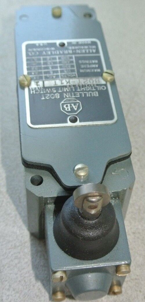 ALLEN-BRADLEY 802T-K1T OILTIGHT LIMIT SWITCH, SIDE PUSH ROLLER - NEW SURPLUS