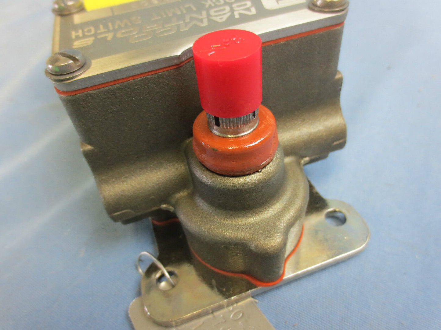 NAMCO EA180-31303 SNAP-LOCK LIMIT SWITCH - NEW SURPLUS