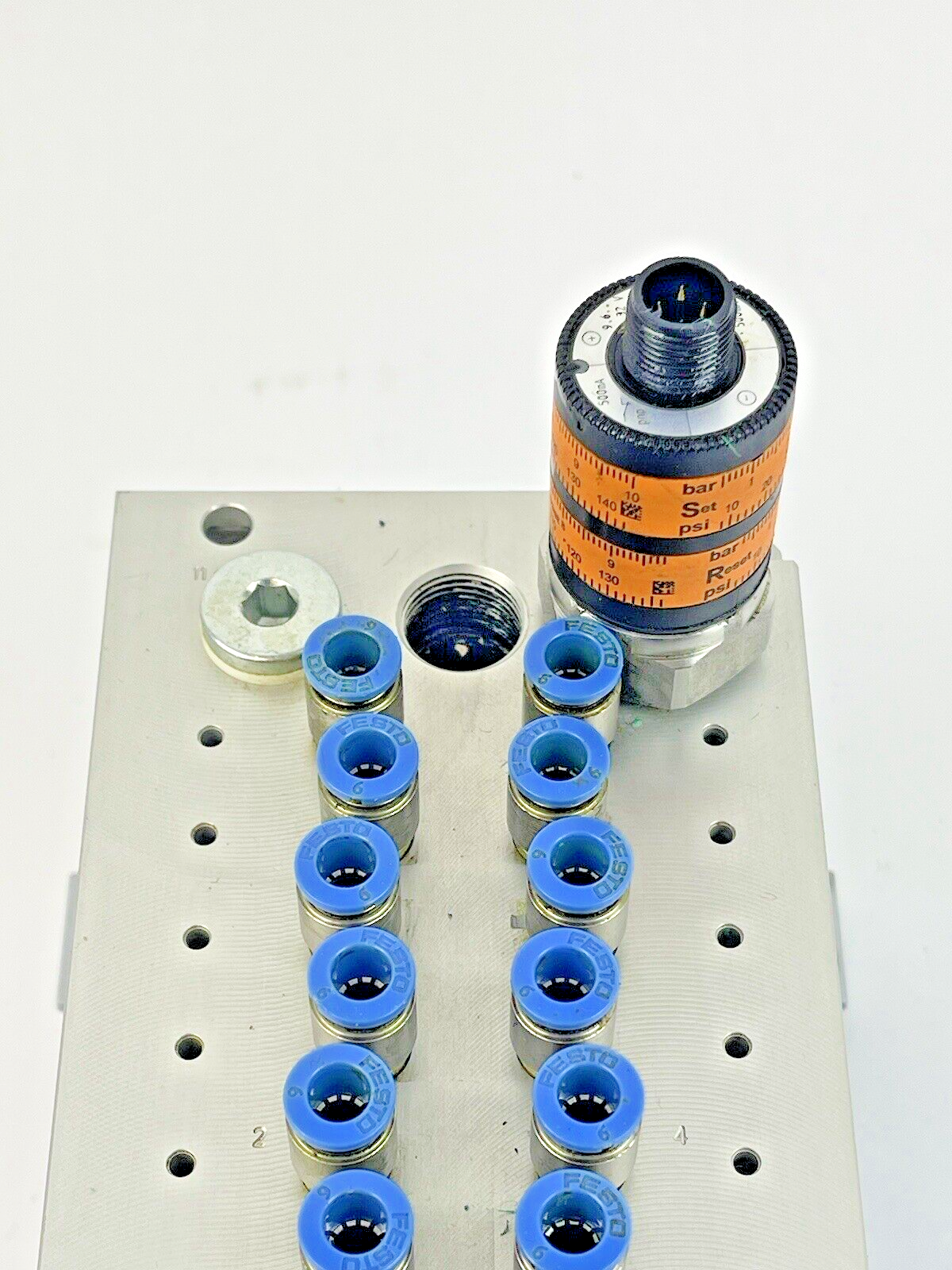 FESTO - CPV14-V1 - VALVE MANIFOLD-W/ PNEUM CONN & STACK PLATES, B102(8), T602(1)
