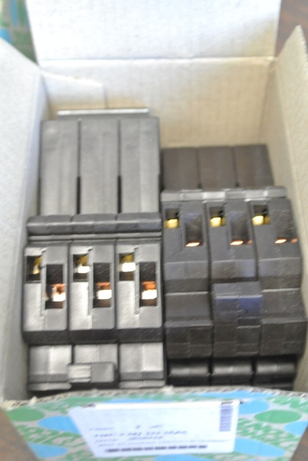 BOX of 2 / PHOENIX CONTACT TMC-3-M1-122-10.0A CIRCUIT BREAKER 10AMP NEW SURPLUS