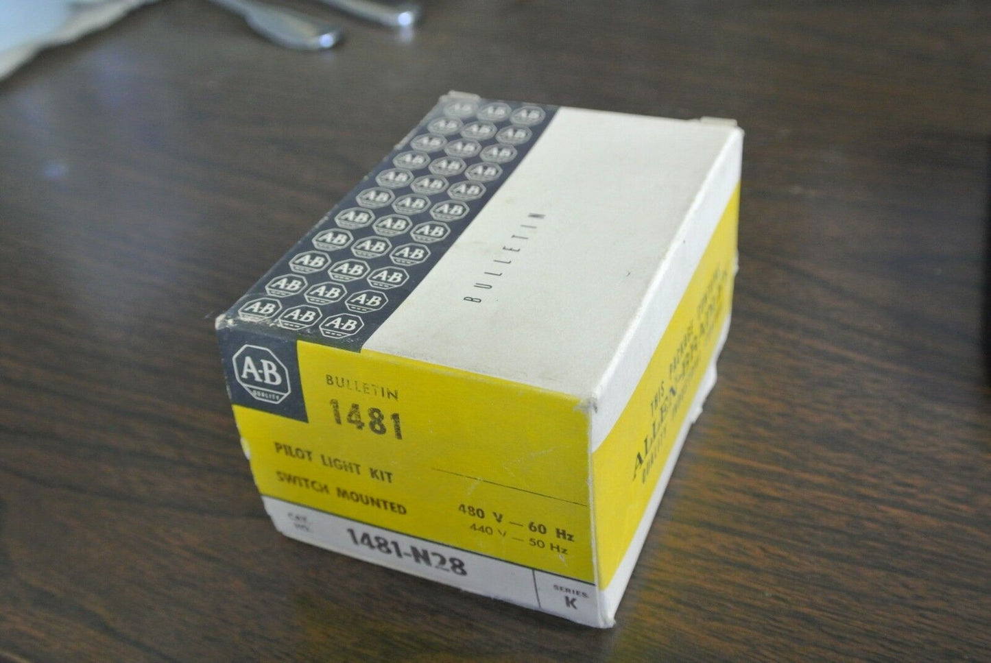 ALLEN-BRADLEY 1481-N28 SWITCH-MOUNTED PILOT LIGHT KIT - 440-480V - NEW SURPLUS