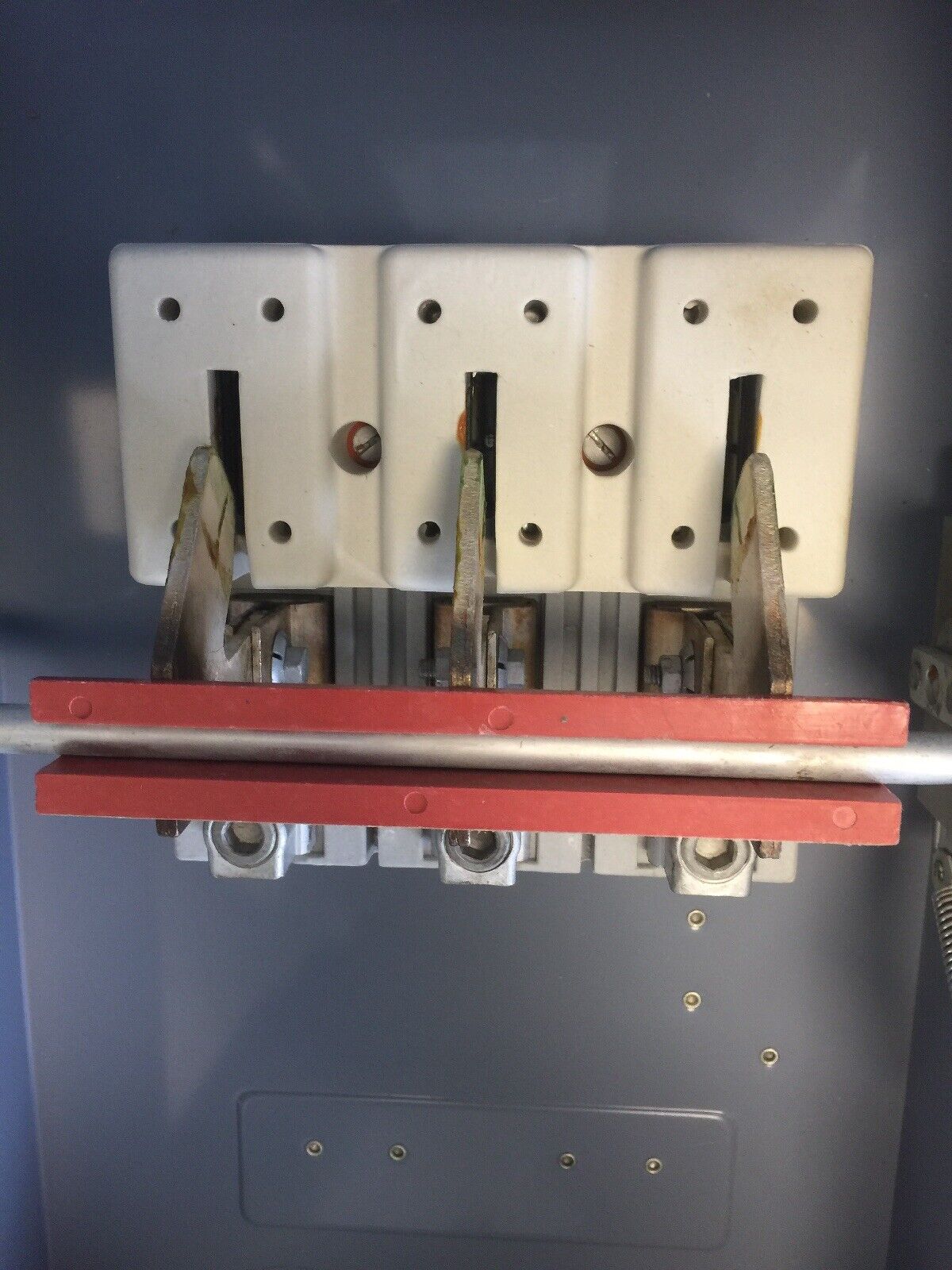 ARROW HART 24499R HEAVY DUTY SWITCH NON-FUSIBLE 200AMP 600VAC 50HP 3PH 3 POLES