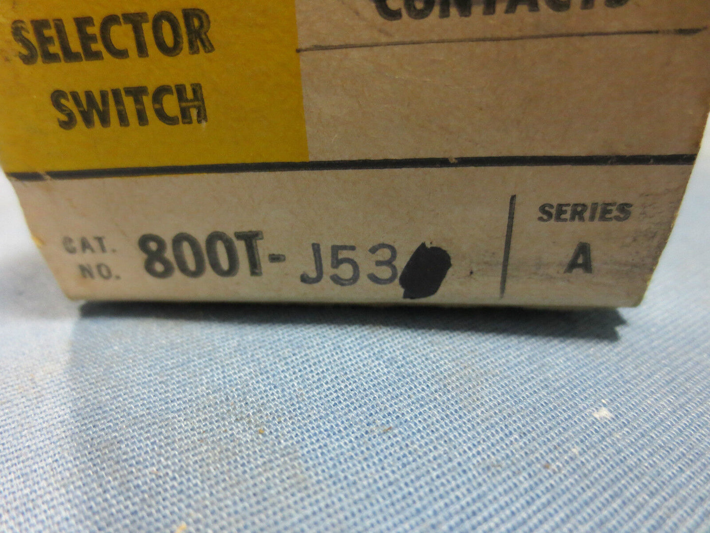 ALLEN-BRADLEY 800T-J53 Ser.A SWITCH - OILTIGHT PILOT CONTROL UNIT, w/ 2 KEYS