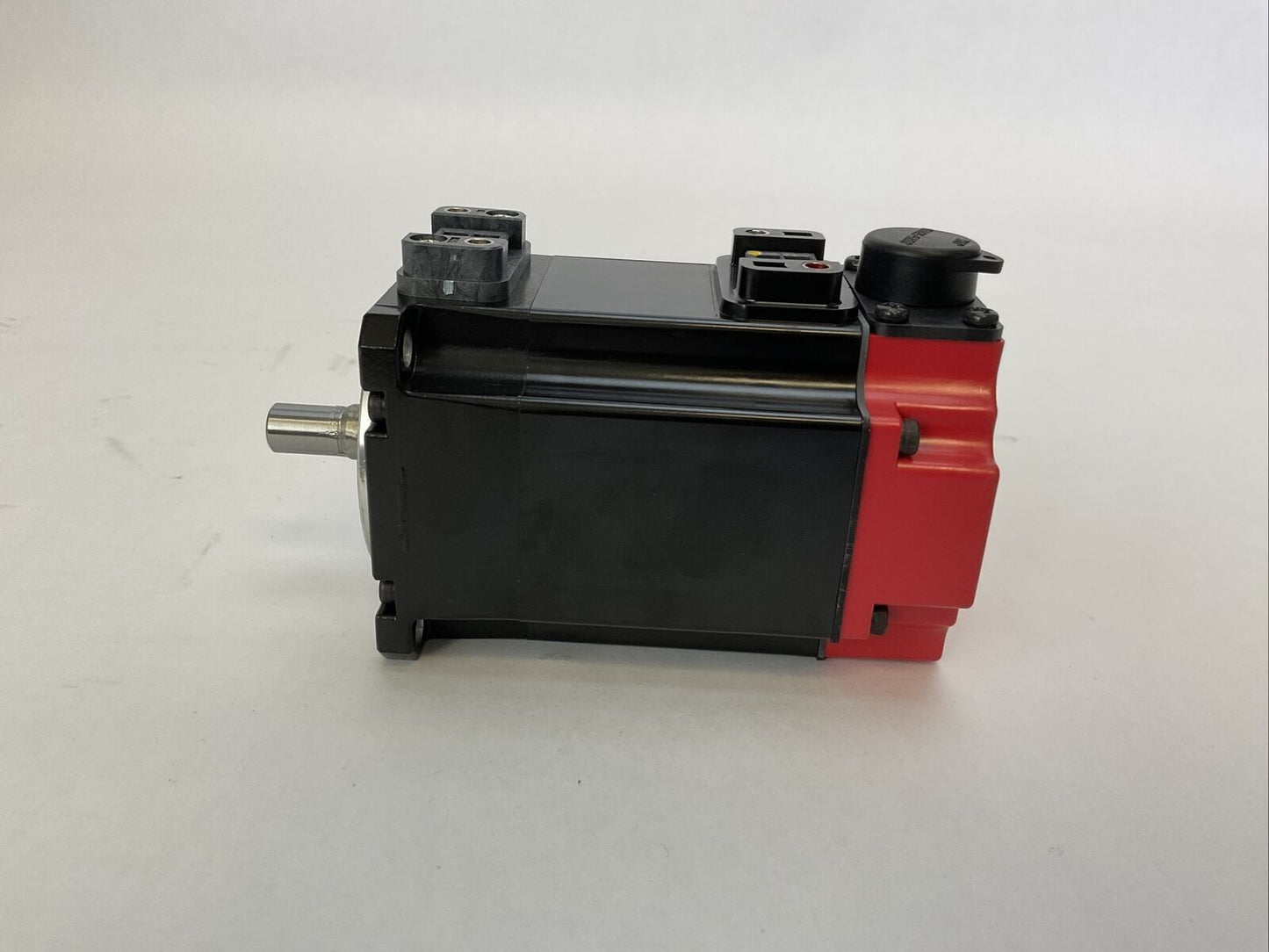FANUC A06B-0115-B855#0048 AC SERVO MOTOR OUTPUT 0.35kW CINT. 2.5A INPUT 200-240V