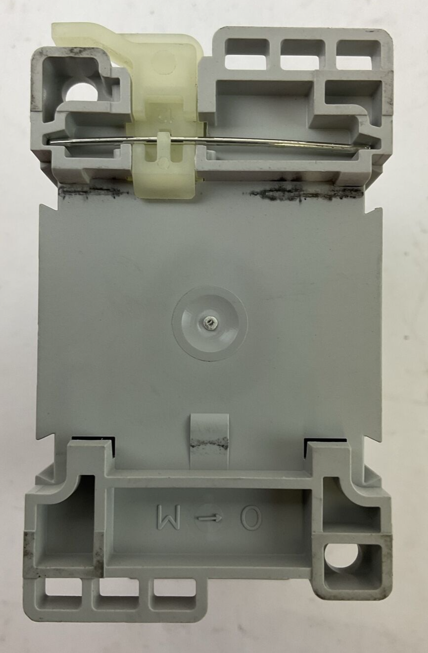 ALLEN BRADLEY 100-C09E*01 SER A CONTACTOR 600VAC 25A 3PH 7.5HP COIL 24VDC