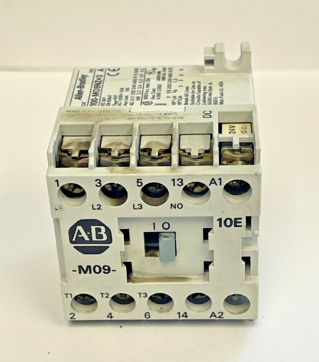 ALLEN BRADLEY - 100-MO9NZ*3 SER. A 24VDC COIL MOTOR STARTER CONTACTOR