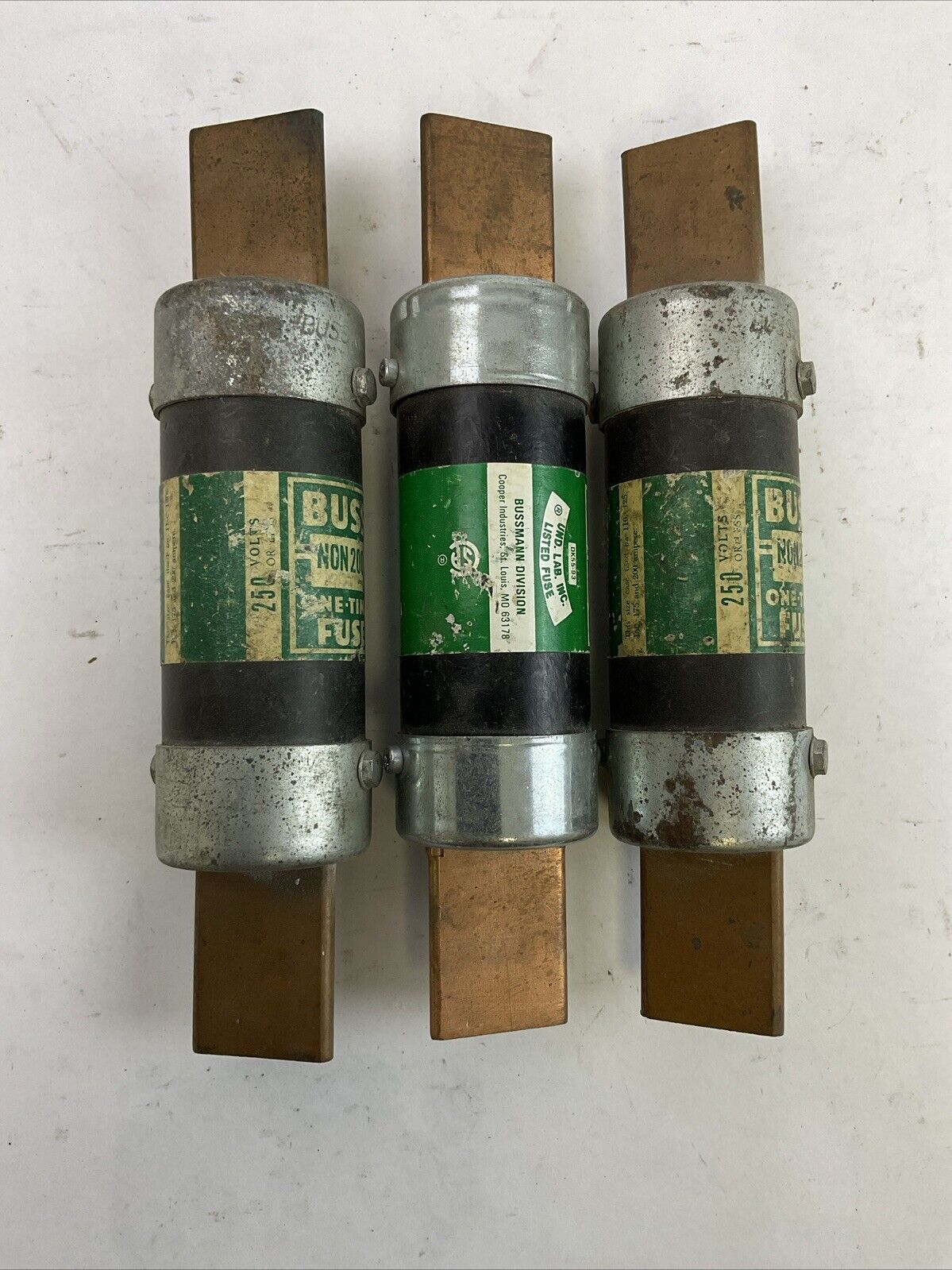 BUSS NON200 ONE-TIME FUSE 200AMP 250VAC (LOT OF 3)