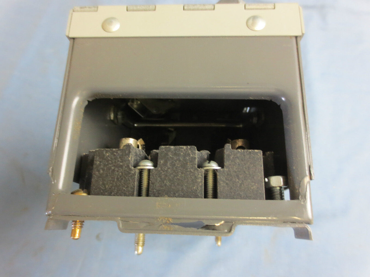I-T-E V2B2212LR VACU-BREAK PANELBOARD & SWITCHBOARD UNIT 240V 30-60A NEW SURPLUS