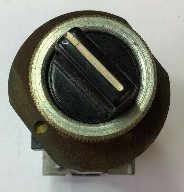 CUTLER HAMMER 10250H421A12 SELECTOR SWITCH 600V 2POS OILTIGHT