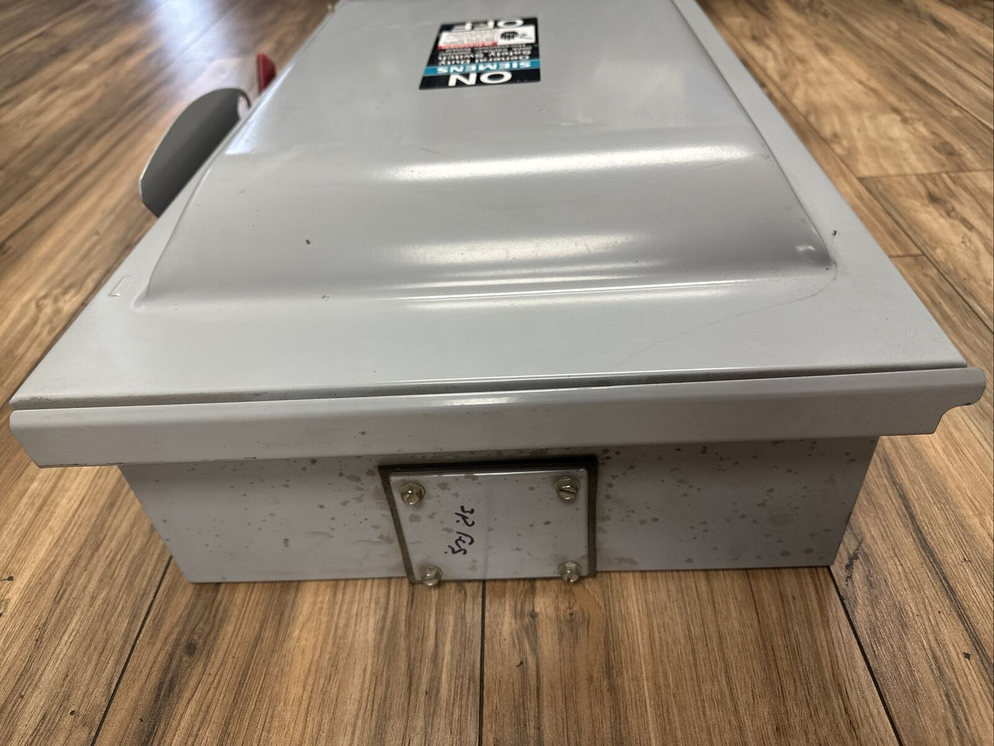 SIEMENS GF324NR TYPE VB II 200A 240VAC 3PH 60HP 240VDC 40HP TYPE 3R FUSIBLE