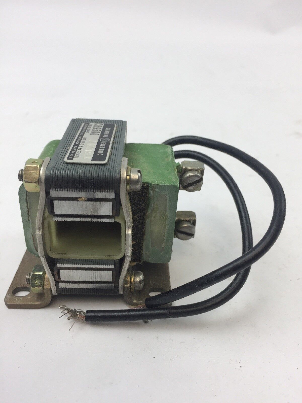 GE CR9500A101B6A SOLENOID 115V 50HZ PULL TYPE RIGHT MTG