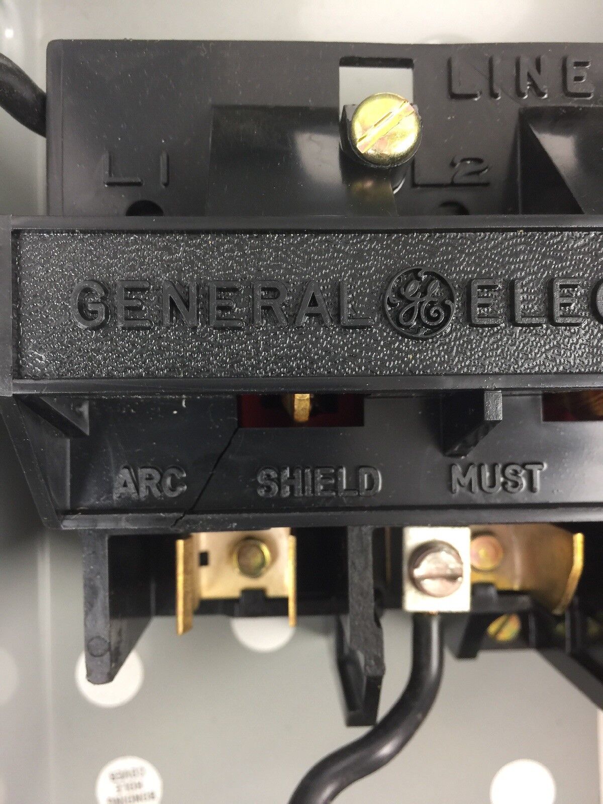 GE TH2261RDC HEAVY DUTY SAFETY SWITCH 2 POLE 2 WIRE 30 AMP VOLTS: 600VDC/250VDC