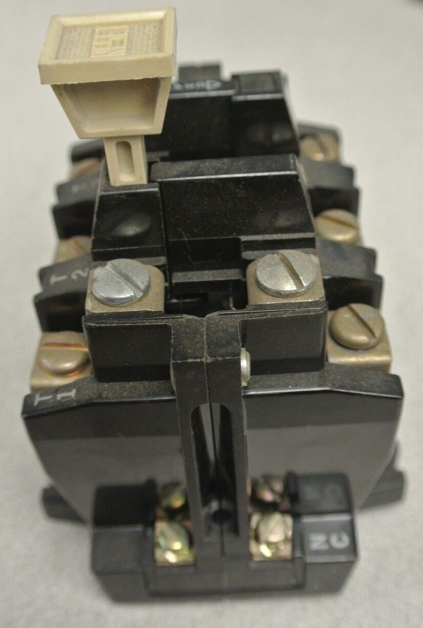 ALLEN-BRADLEY 592-BOV16, Ser. A - MANUAL RESET RELAY / 3P / 40A