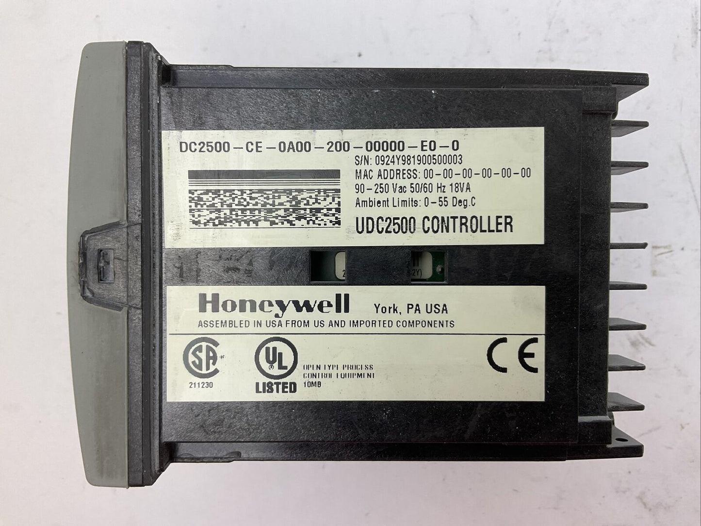 HONEYWELL DC2500-CE-0A00-200-00000-E0-0 UNIVERSAL DIGITAL CONTROLLER 90-250VAC