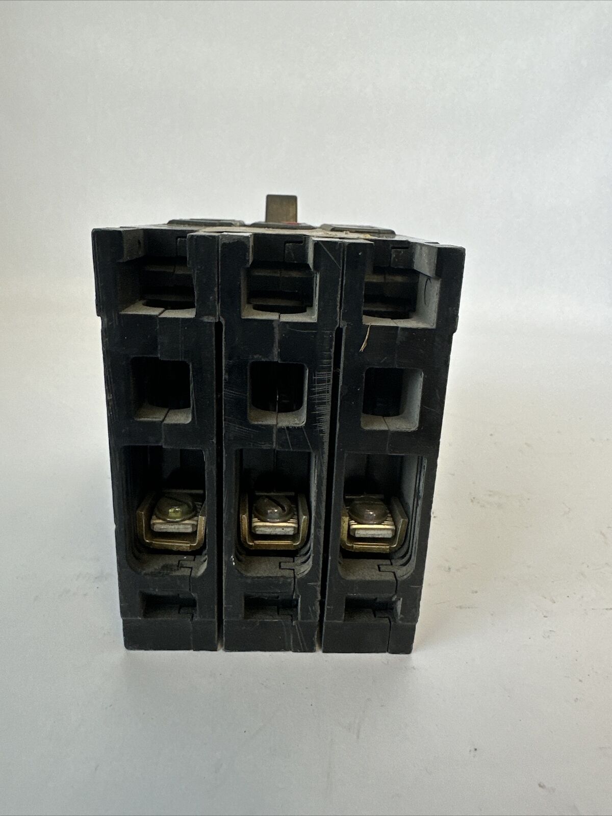GOULD ITE E43B015 CIRCUIT BREAKER 15AMP 480VAC 3POLE