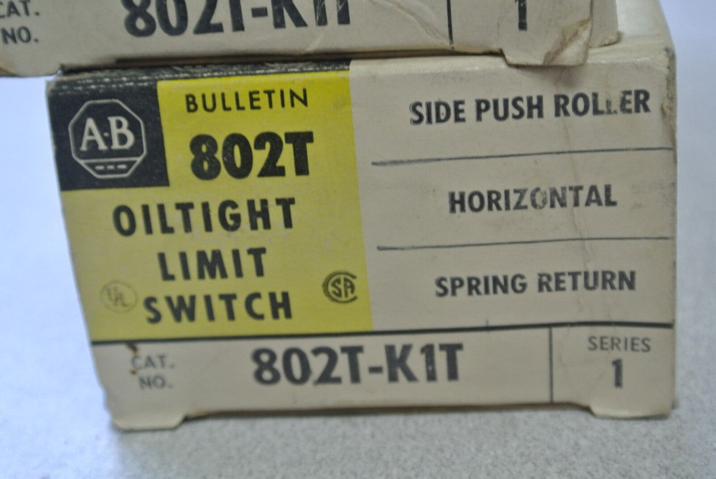ALLEN-BRADLEY 802T-K1T OILTIGHT LIMIT SWITCH, SIDE PUSH ROLLER - NEW SURPLUS