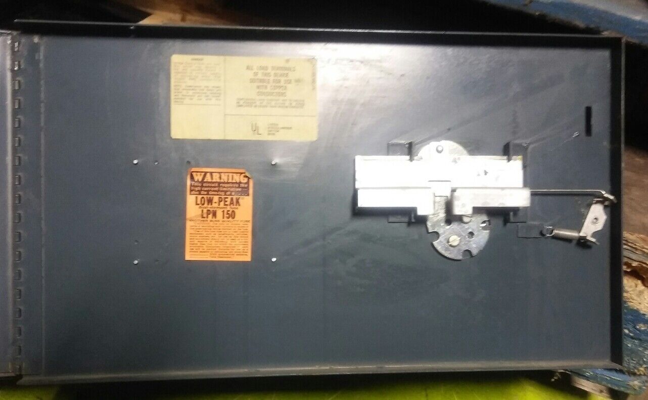 General Electric GE QMR324 Type QMR Fusible Interrupter SWITCH - 200A 3P 240VAC