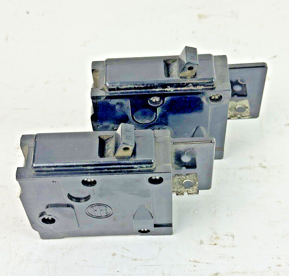 ITE *LOT OF 2* - BQ1B030 - CIRCUIT BREAKERS - 1 POLE, 30A, 240 VAC, 60Hz TYPE BQ