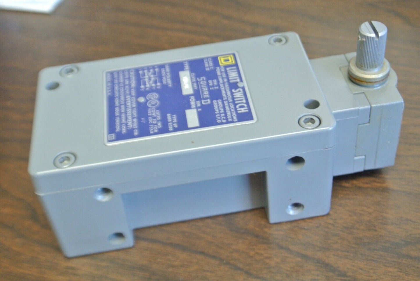 SQUARE D 9007 CR61C Ser. A / NEW TYPE C HEAVY DUTY LIMIT SWITCH / NEW SURPLUS