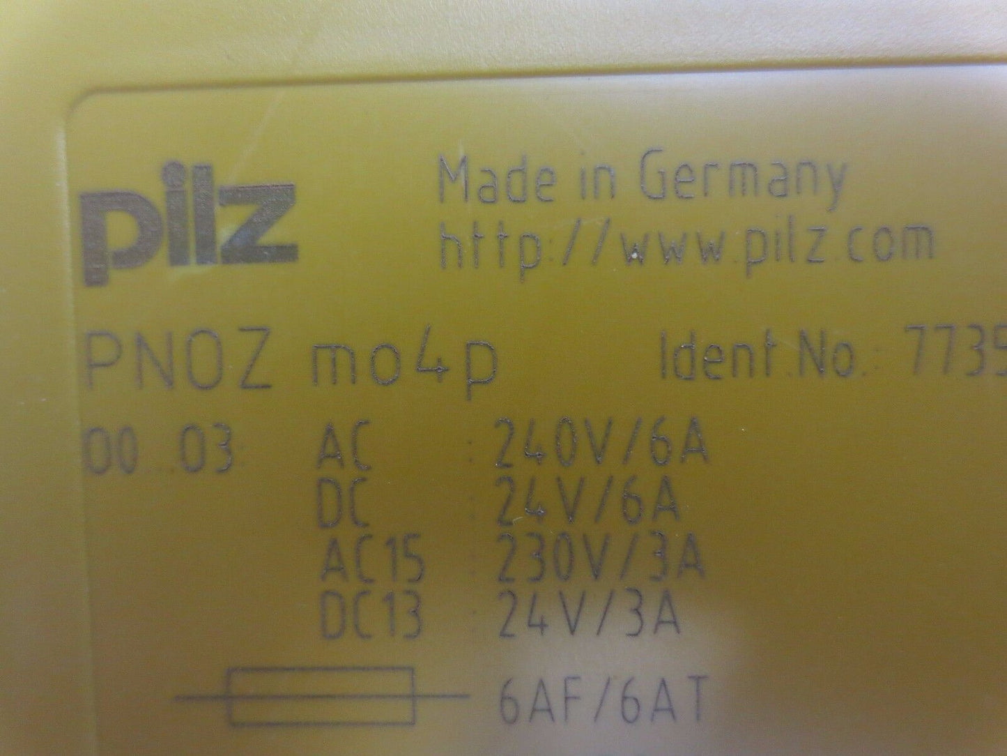 PILZ PNOZ mo4p 773536 SAFETY RELAY OUTPUT MODULE 240VAC, 6A / 24V, 6A LOT of 3