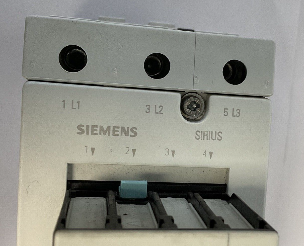 SIEMENS 3RT1045-1AB00 CONTACTOR 600V 24VDC 50HZ W/ 3RH1921-1HA22