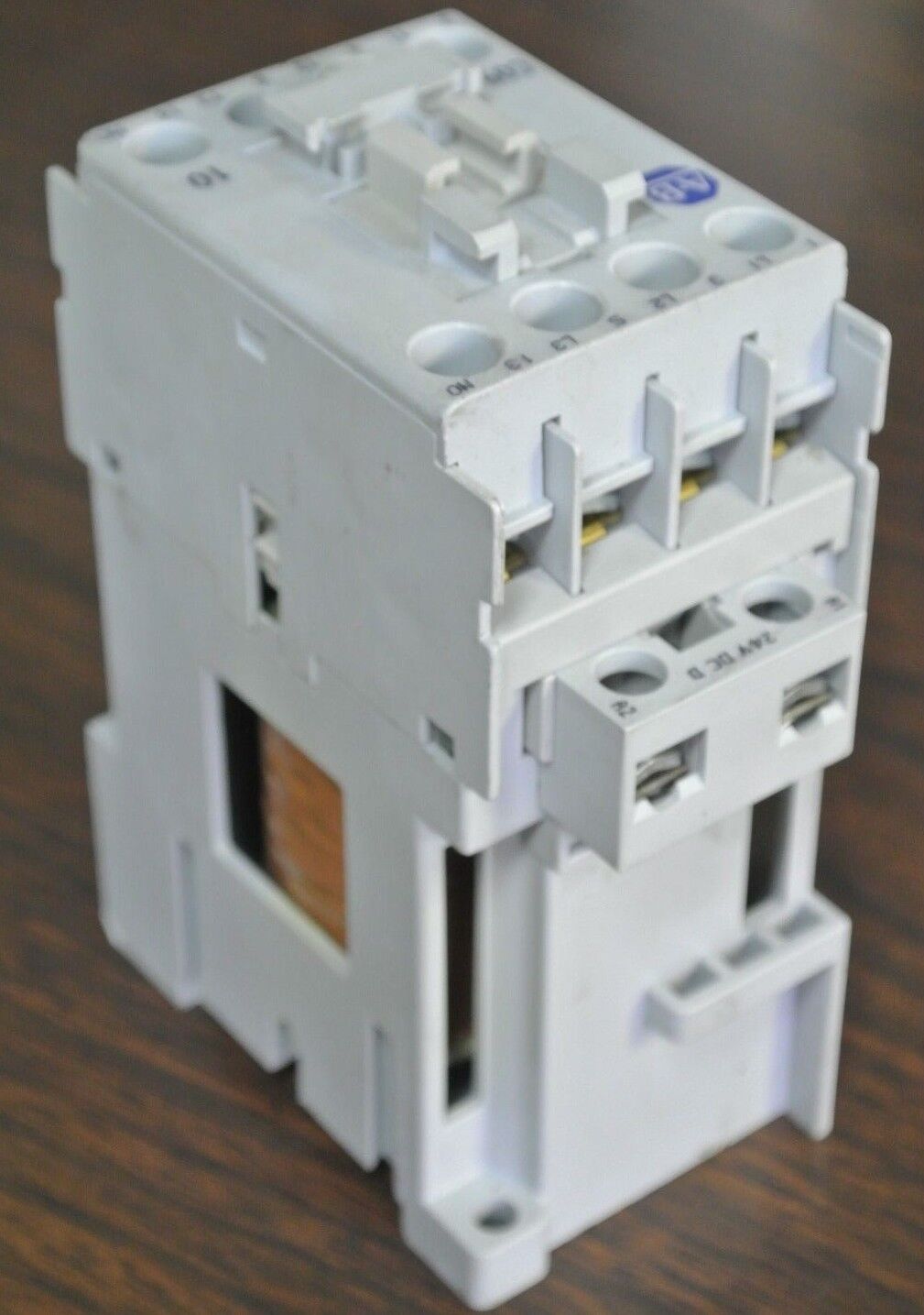 ALLEN-BRADLEY 100-C09D*10 CONTACTOR Ser. A - 24VDC COIL
