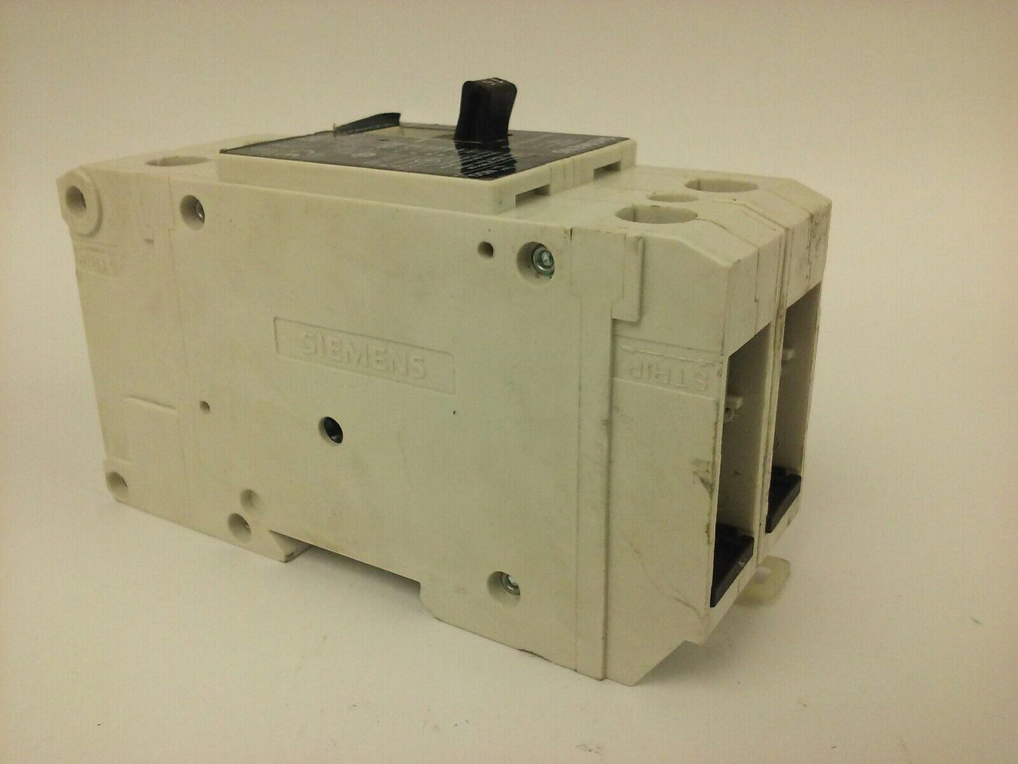 SIEMENS, NGG2B015, TYPE NGG CIRCUIT BREAKER, 2P, 15A, 600VAC/250VDC, 65KA, USED