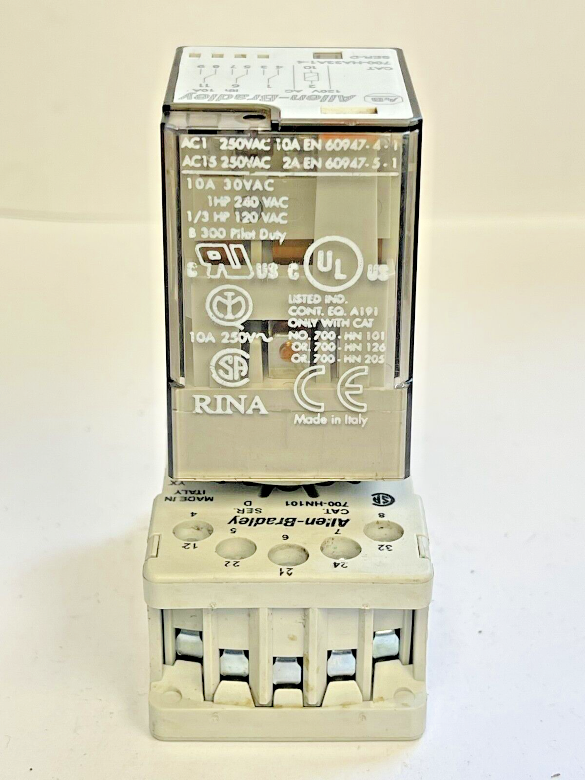 ALLEN BRADLEY - 700-HA33A1-4 SER. D RELAY & 700-HN101 SER. D SOCKET BASE