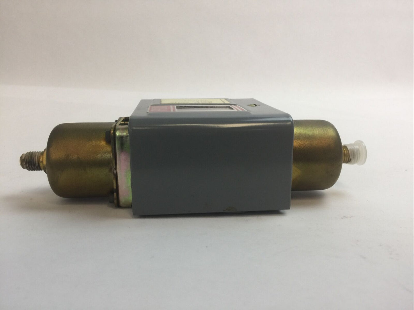 JOHNSON CONTROLS P74DA-8 DIFFERENTIAL PRESSURE CONTROL