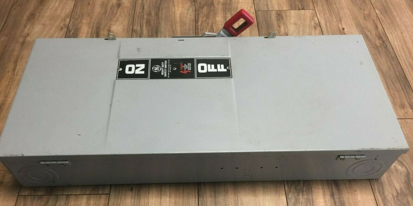 GE THN3364 SAFETY SWITCH 200AMP 250VDC 600VAC 150HP 3 PHASE NON-FUSIBLE MODEL 7