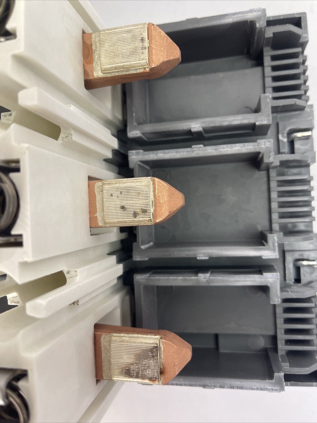 ABB AF400-30 CONTACTOR 600VAC 400HP 3POLE 3PH 550A COIL 100-250VDC 50-60hz
