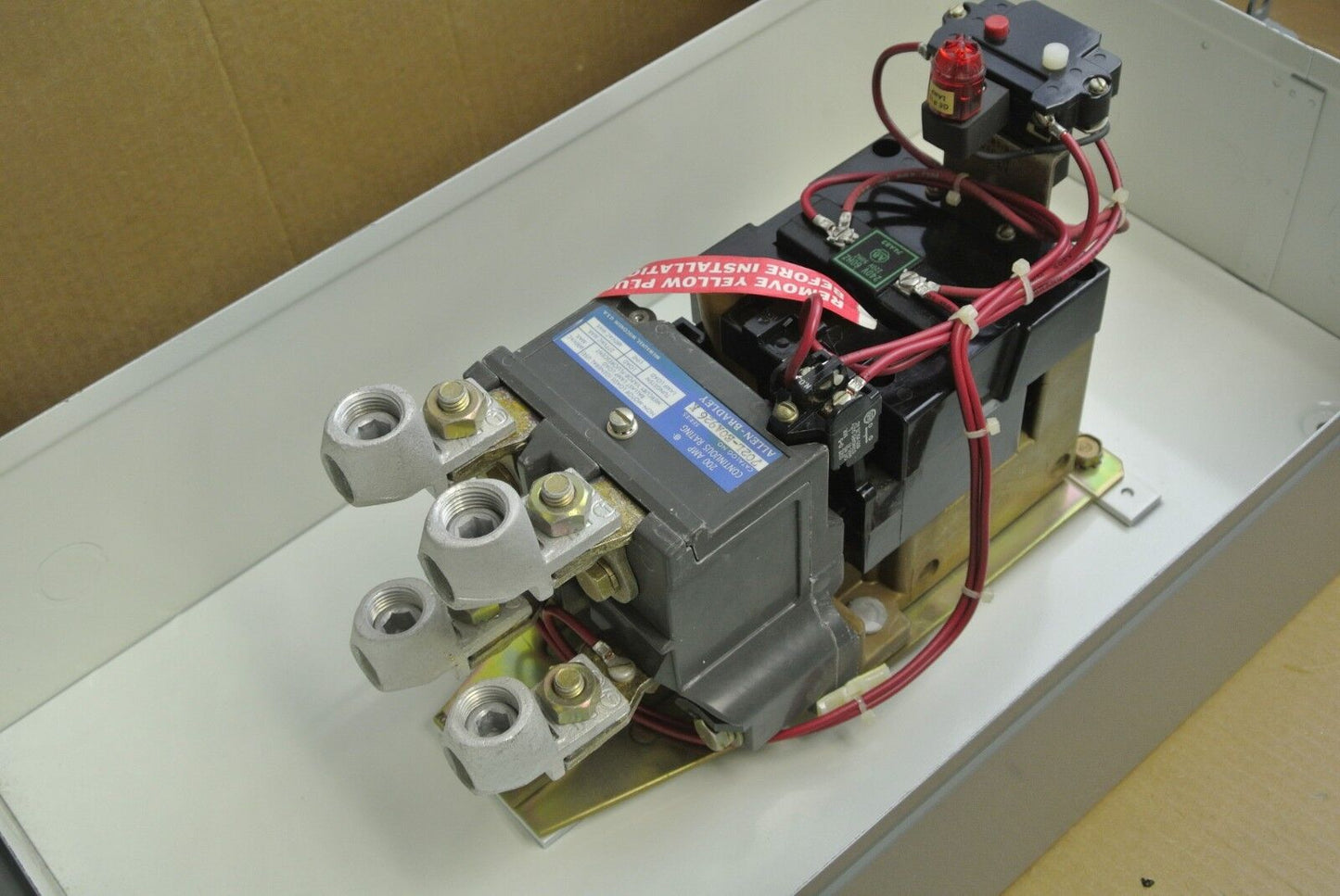 ALLEN-BRADLEY 702L-EOA926 ENCLOSED LIGHTING CONTACTOR 240V COIL - 702L-EAA926