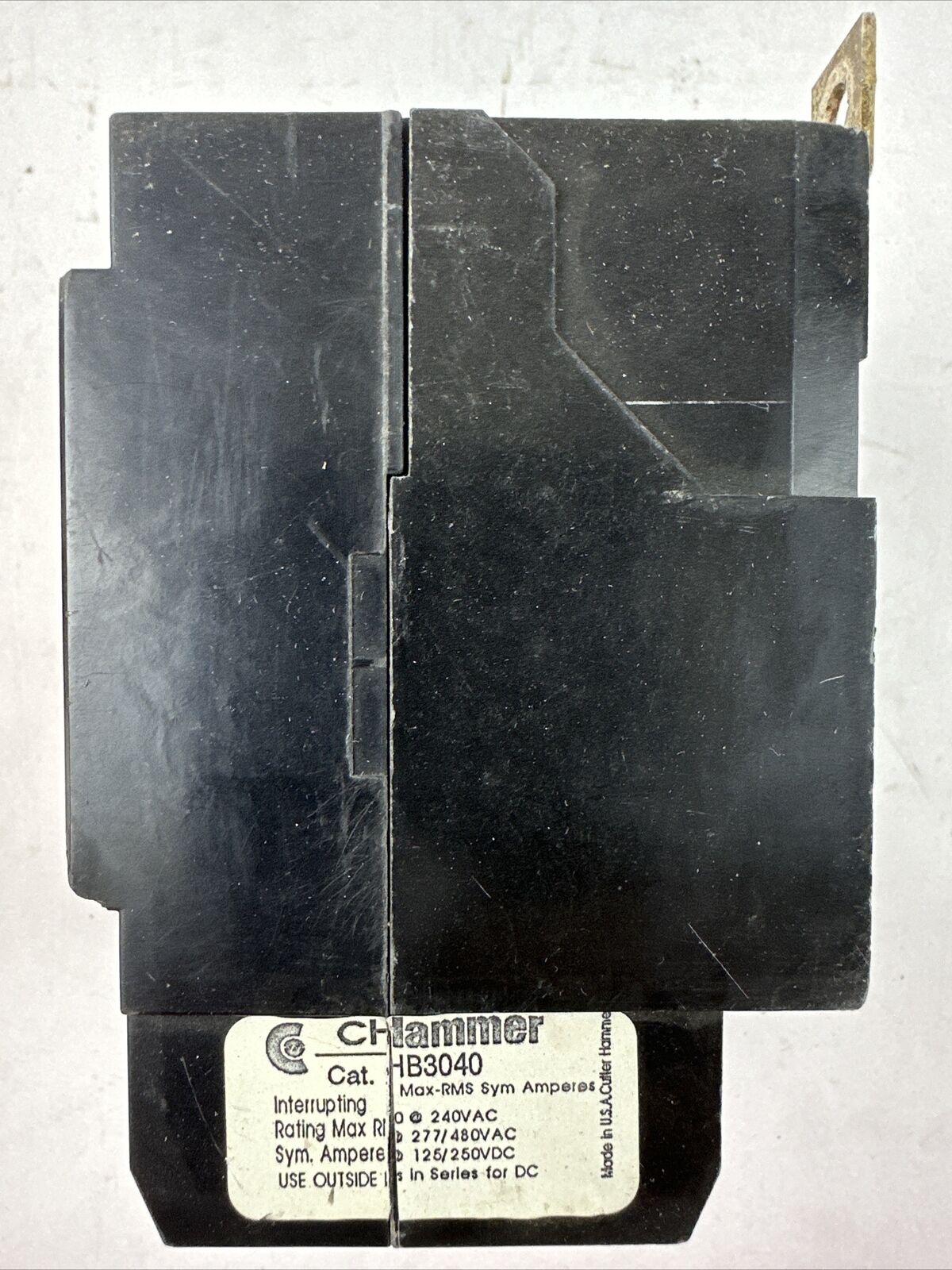 CUTLER HAMMER GHB3040 CIRCUIT BREAKER 3POLE 40AMP 277/480VAC 240VAC 125/250VDC