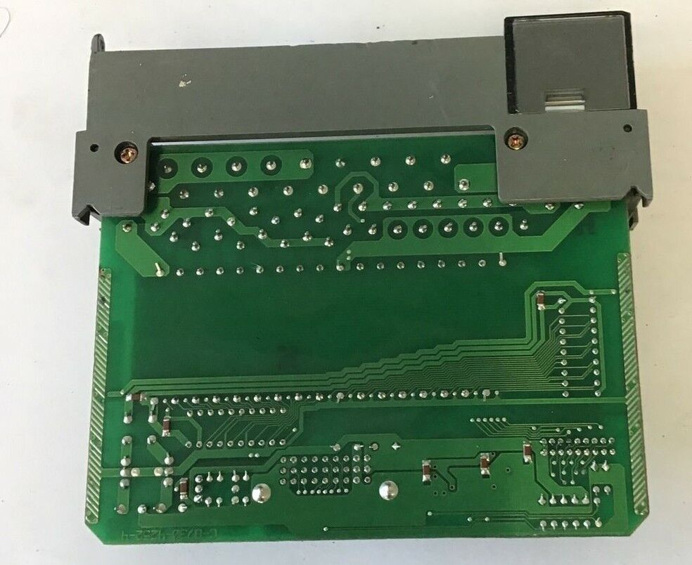 ALLEN BRADLEY 1746-OA16 OUTPUT MODULE 265VAC 50/60HZ SER.C