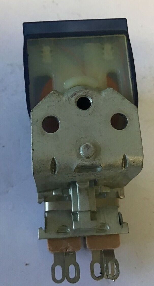 GUARDIAN 900-A410-060714-00 RELAY 230VAC 60CY SERIES 900 ***LOTOF2***
