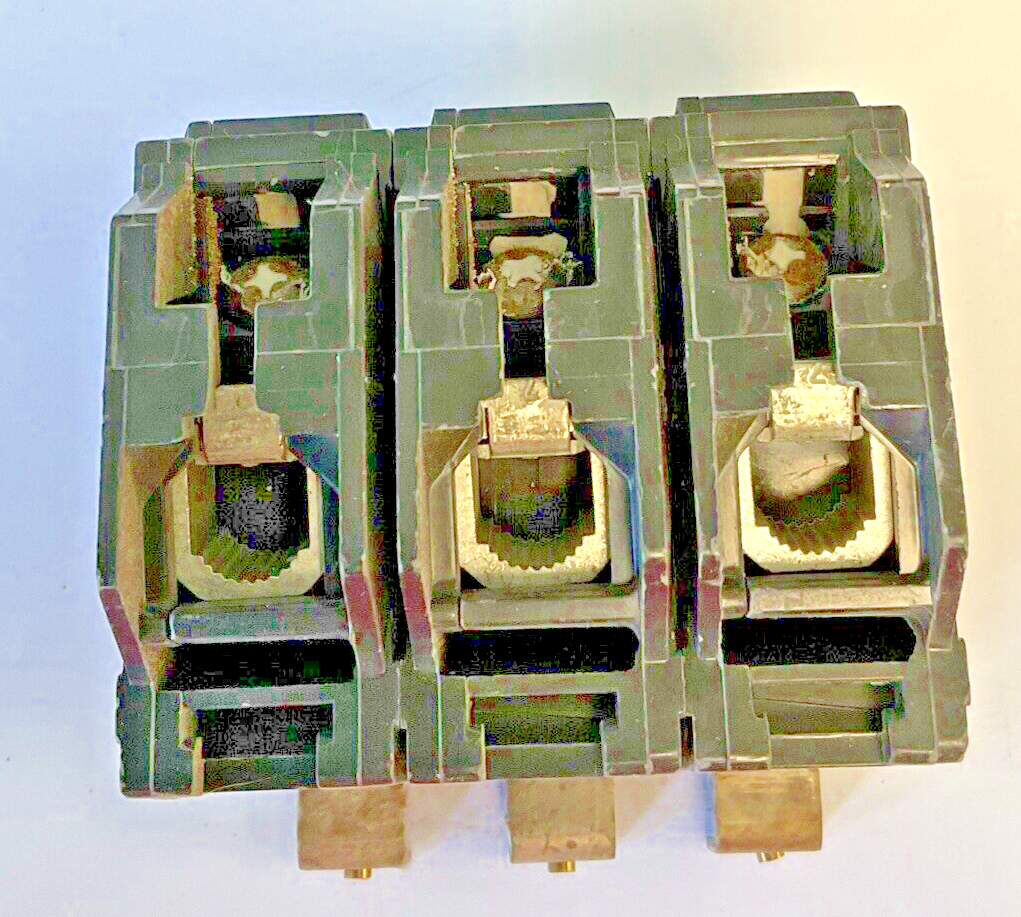 GE THQB32070 CIRCUIT BREAKER 240VAC 3POLE 70A