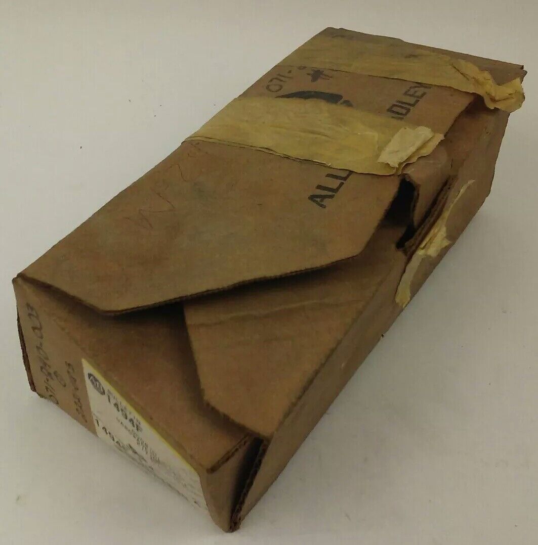 ALLEN BRADLEY 1494F-L4 DOOR HARWARE KIT