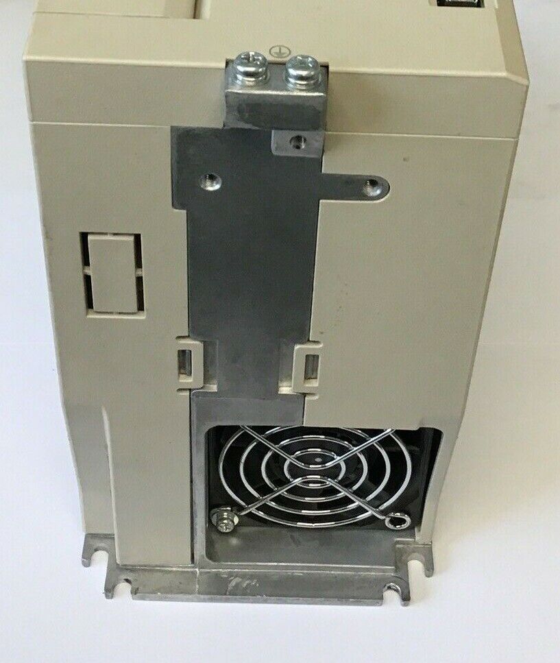 YASKAWA SGD7S-180A10A002 SERVO DRIVE 200V SERVOPACK 10A 50/60HZ