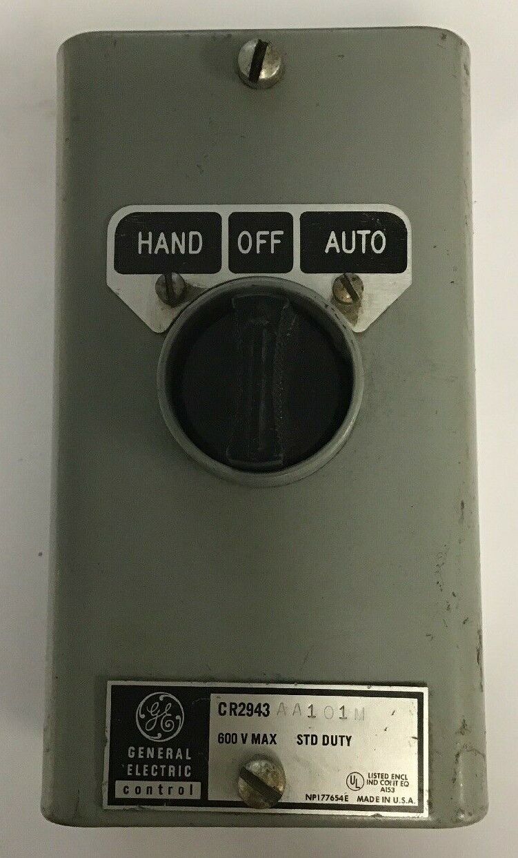 GE CR2943AA101M STANDARD-DUTY STATION 600V 3POS SELECTOR SWITCH NEMA 1 ENCLOSURE