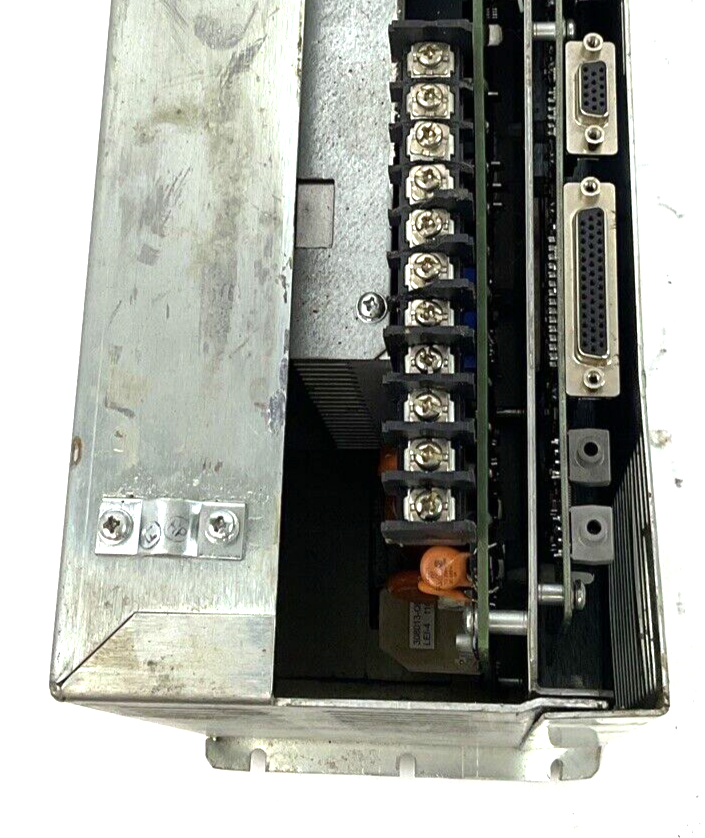 ALLEN BRADELY 2098-DSD-HV030-SE SERVO DRIVE SER.B 3PH FIRM. V1.53 ***PARTS***