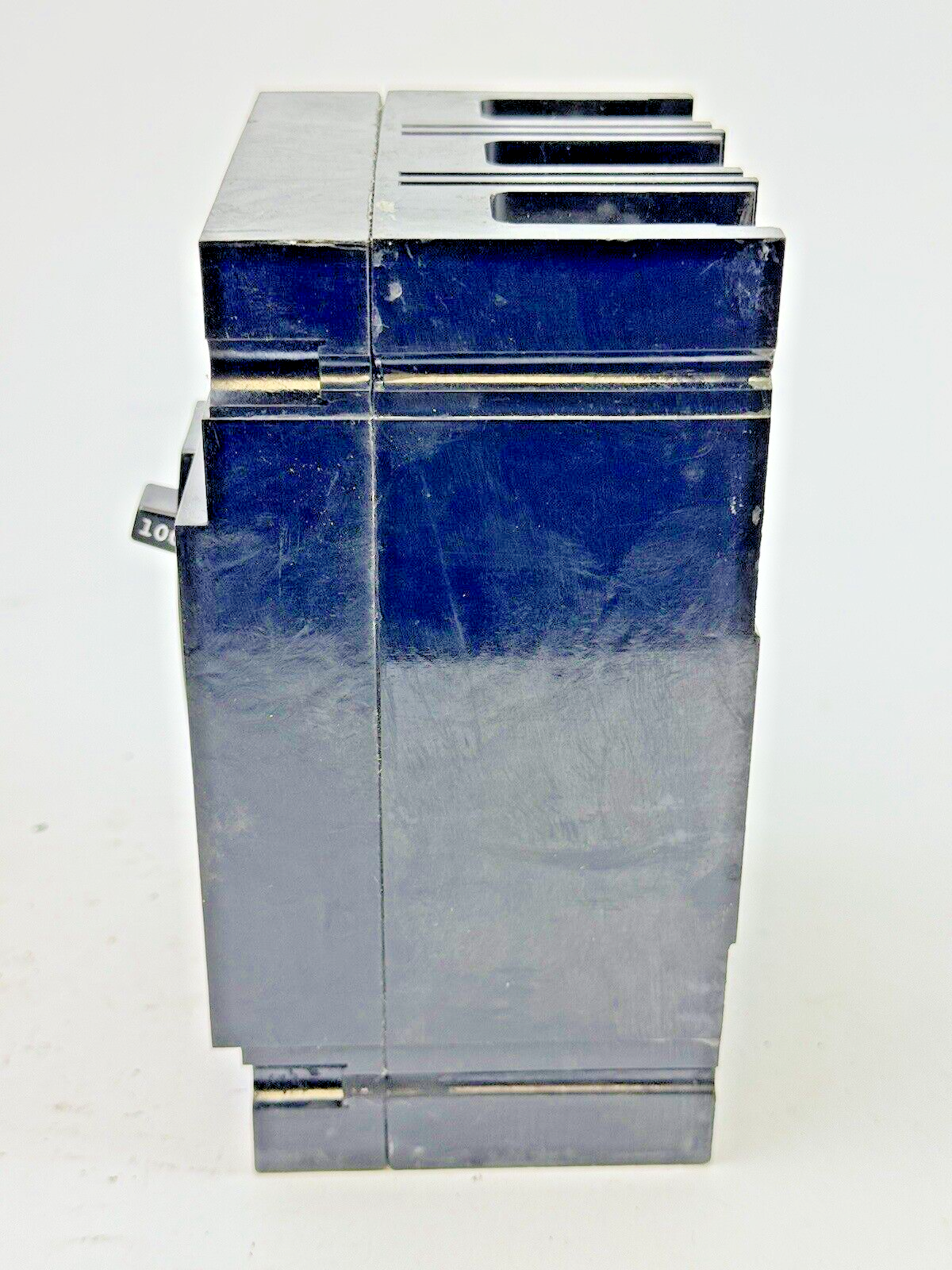 GE - TED126Y100 - MOLDED CIRCUIT BREAKER - 100 A, 600 VAC, 2 POLE - NEW