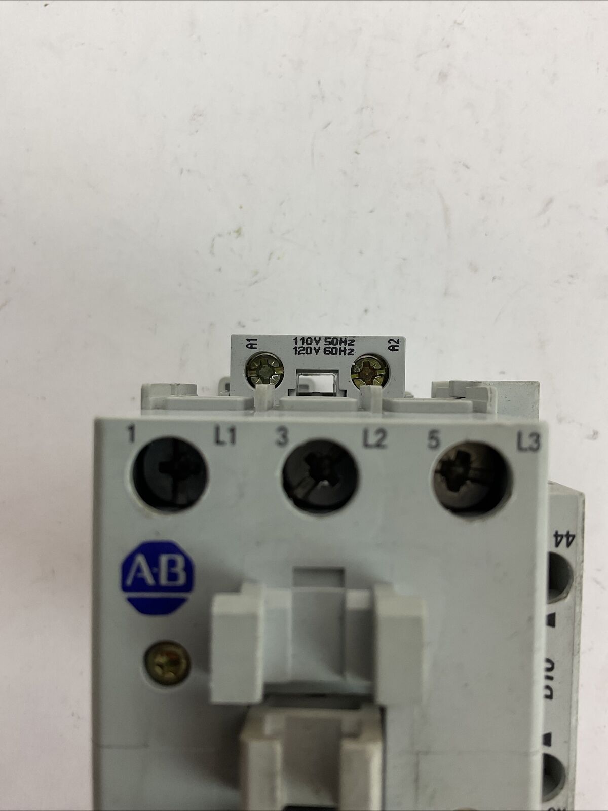 ALLEN BRADLEY 100-C37*00 SER C CONTACTOR 600VAC 60AMP 30HP 3PH COIL 120V 100-S