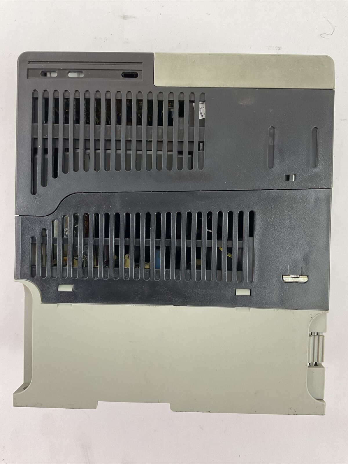 ALLEN BRADLEY 25B-D4P0N104 AC DRIVE FRN 1.003 SER A OUTPUT 0-460VAC